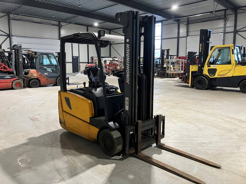 Jungheinrich EFG 216 - Chariot élévateur électrique: photos 5 Jungheinrich EFG 216 - Chariot élévateur électrique: photos 5