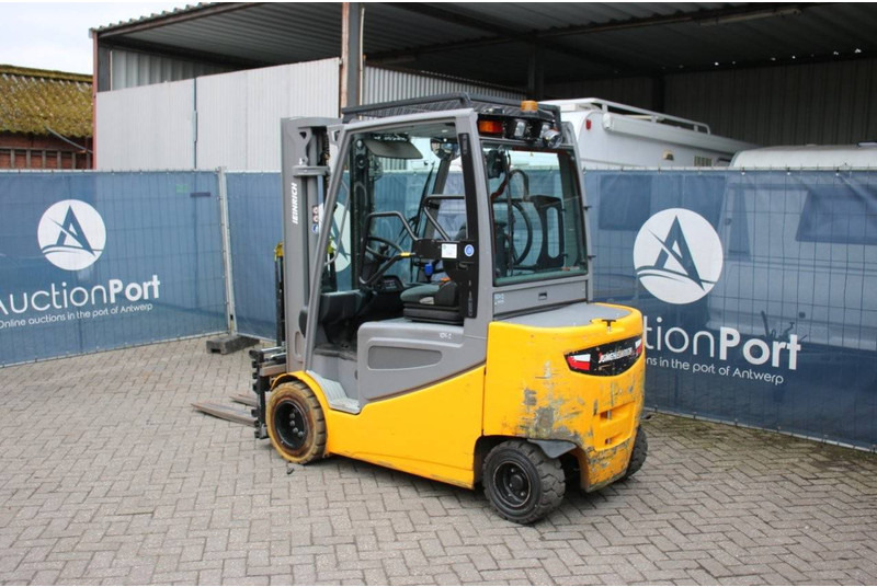 Jungheinrich EFG S30 - Chariot élévateur électrique: photos 3 Jungheinrich EFG S30 - Chariot élévateur électrique: photos 3