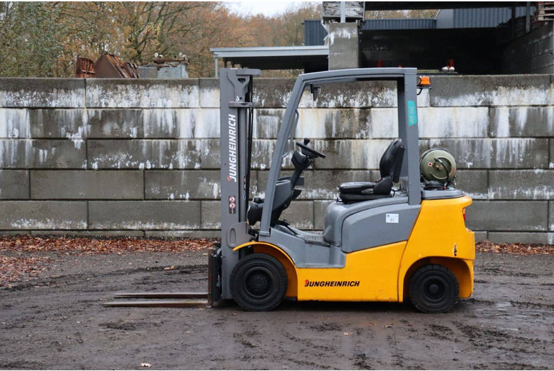 Jungheinrich TFG 320 - Chariot élévateur à gaz: photos 2 Jungheinrich TFG 320 - Chariot élévateur à gaz: photos 2