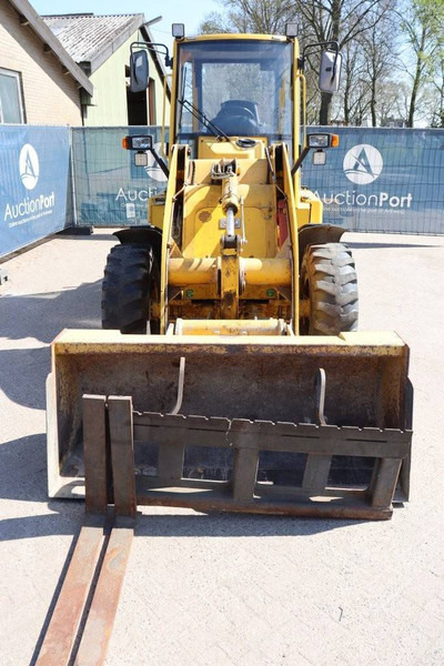 Tractopelle Komatsu WB 70 A: photos 9