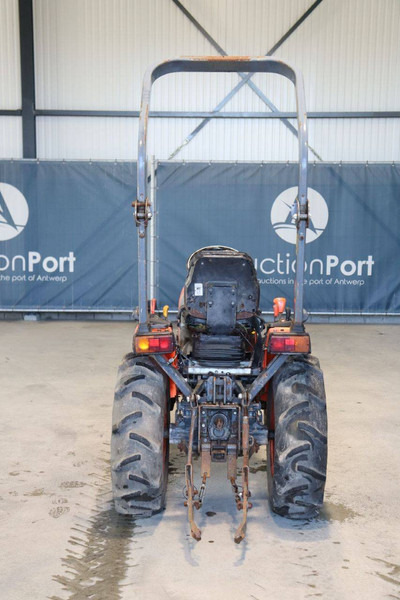 Kubota B2420 - Tracteur agricole: photos 5 Kubota B2420 - Tracteur agricole: photos 5