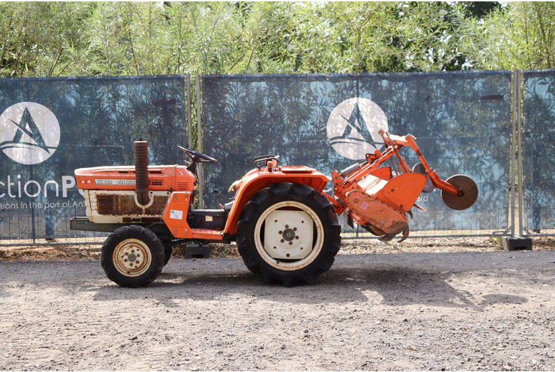 Kubota ZB1600 - Tracteur agricole: photos 2 Kubota ZB1600 - Tracteur agricole: photos 2