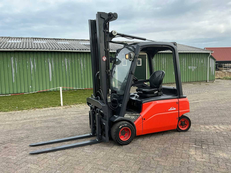 Linde E20PL-01 - Chariot élévateur électrique: photos 1 Linde E20PL-01 - Chariot élévateur électrique: photos 1