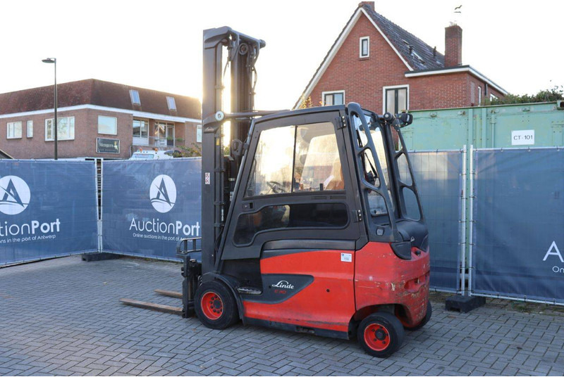 Linde E30HL-01/600 - Chariot élévateur électrique: photos 3 Linde E30HL-01/600 - Chariot élévateur électrique: photos 3
