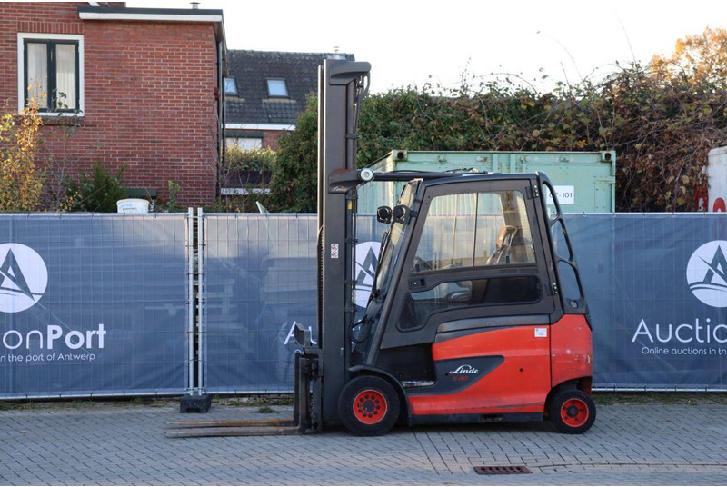 Linde E30HL-01/600 - Chariot élévateur électrique: photos 1 Linde E30HL-01/600 - Chariot élévateur électrique: photos 1