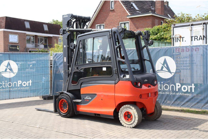 Linde E40HL-01/600 - Chariot élévateur électrique: photos 4 Linde E40HL-01/600 - Chariot élévateur électrique: photos 4
