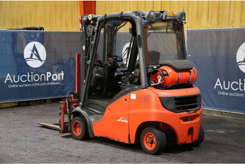 Linde H20T-01 - Chariot élévateur à gaz: photos 4 Linde H20T-01 - Chariot élévateur à gaz: photos 4