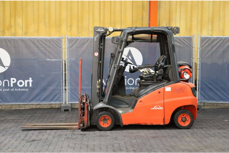 Linde H20T-01 - Chariot élévateur à gaz: photos 2 Linde H20T-01 - Chariot élévateur à gaz: photos 2