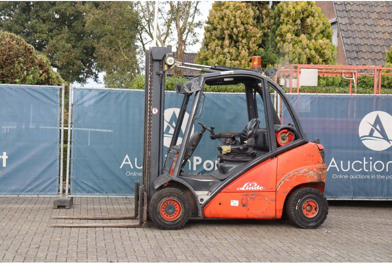 Linde H25T - Chariot élévateur à gaz: photos 1 Linde H25T - Chariot élévateur à gaz: photos 1