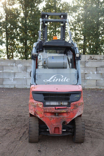 Linde H30CNG-02 - Chariot élévateur à gaz: photos 5 Linde H30CNG-02 - Chariot élévateur à gaz: photos 5