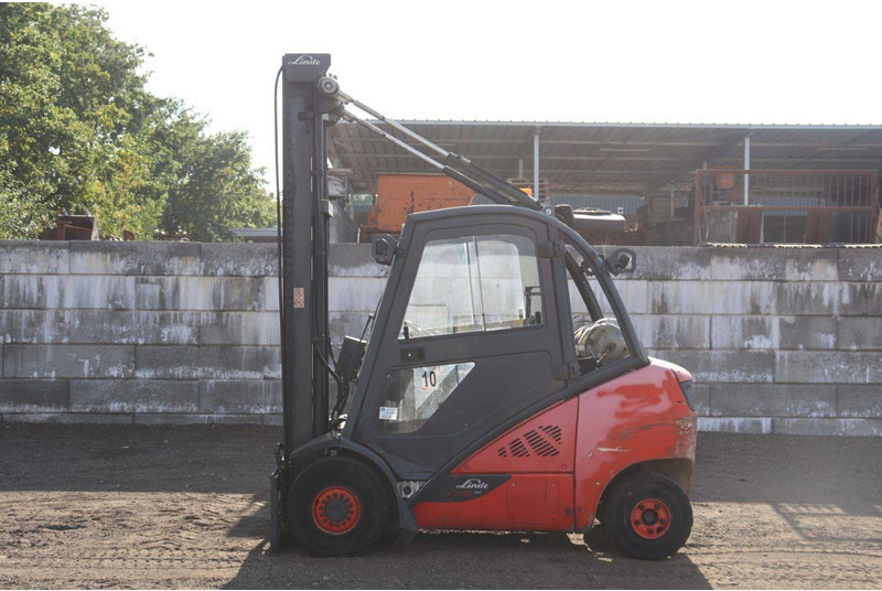 Linde H30CNG - Chariot élévateur à gaz: photos 2 Linde H30CNG - Chariot élévateur à gaz: photos 2