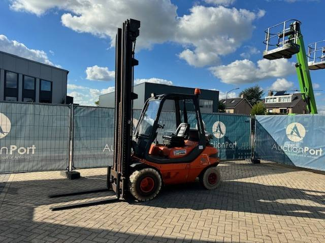 Linde H30T - Chariot élévateur à gaz: photos 4 Linde H30T - Chariot élévateur à gaz: photos 4