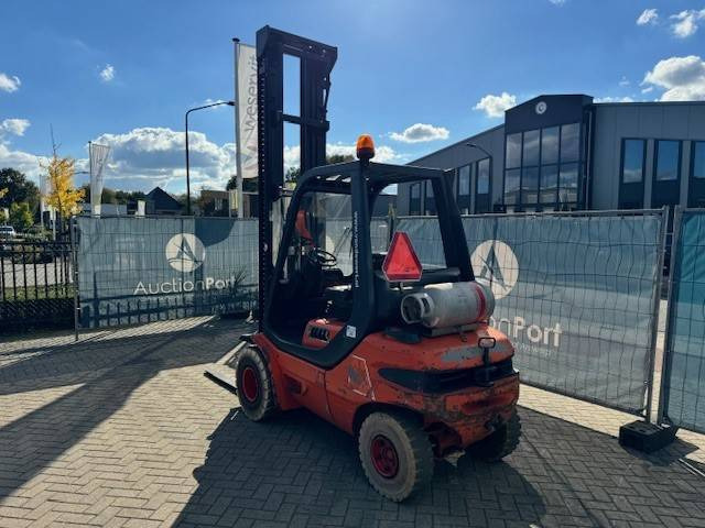 Linde H30T - Chariot élévateur à gaz: photos 2 Linde H30T - Chariot élévateur à gaz: photos 2