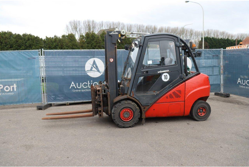 Linde H35T-01 - Chariot élévateur à gaz: photos 1 Linde H35T-01 - Chariot élévateur à gaz: photos 1