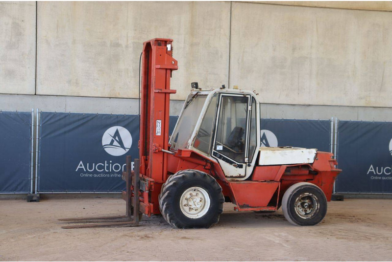 Manitou - Chariot tout terrain: photos 1 Manitou - Chariot tout terrain: photos 1