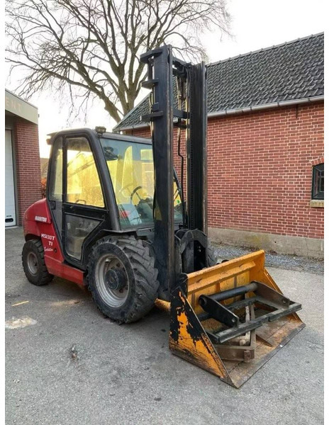 Manitou MSI30 - Chariot élévateur diesel: photos 3 Manitou MSI30 - Chariot élévateur diesel: photos 3