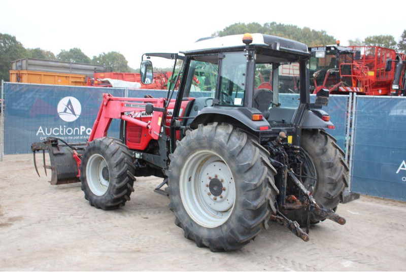 Massey Ferguson MF 4455 - Tracteur agricole: photos 3 Massey Ferguson MF 4455 - Tracteur agricole: photos 3