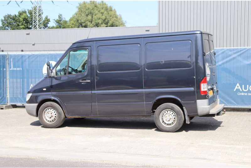 Mercedes-Benz Sprinter 213 Cdi - Fourgon utilitaire: photos 3 Mercedes-Benz Sprinter 213 Cdi - Fourgon utilitaire: photos 3