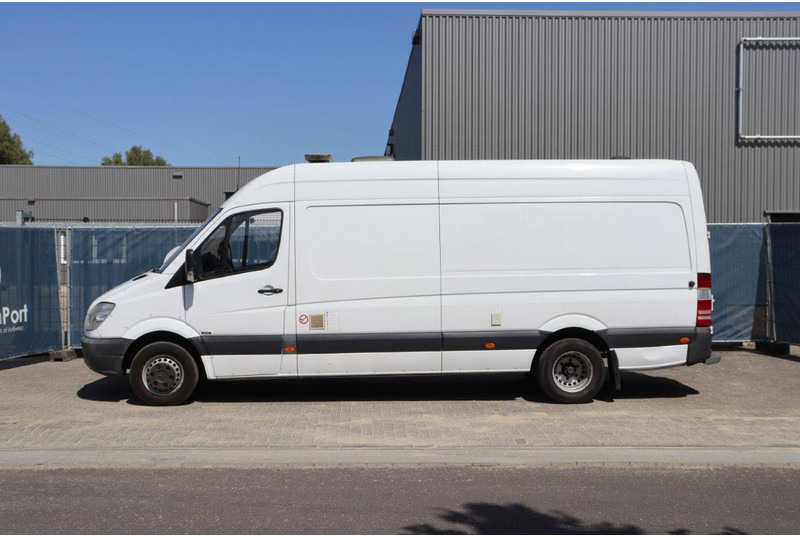 Mercedes-Benz Sprinter - Fourgon utilitaire: photos 2 Mercedes-Benz Sprinter - Fourgon utilitaire: photos 2