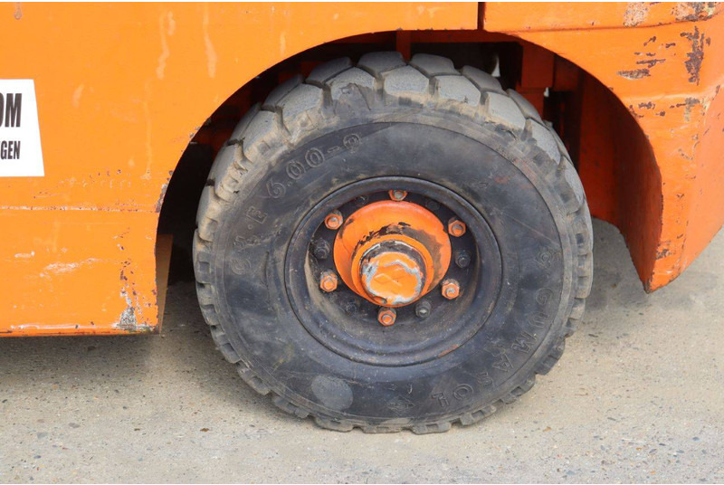 Chariot élévateur diesel Mitsubishi FD25: photos 14