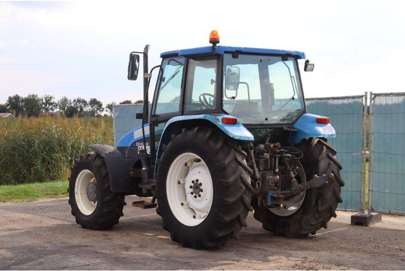 New Holland Ford 6635DT/4 - Tracteur agricole: photos 4 New Holland Ford 6635DT/4 - Tracteur agricole: photos 4