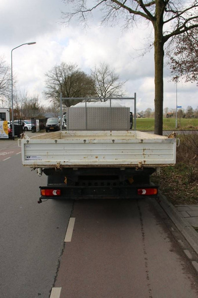 Nissan NT500 - Camion plateau: photos 4 Nissan NT500 - Camion plateau: photos 4