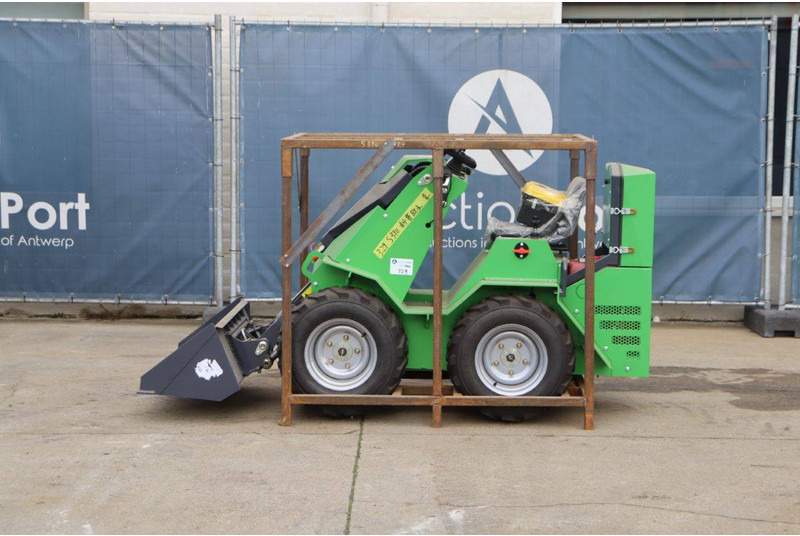 Nycheki SK-K105 - Chargeuse sur pneus: photos 2 Nycheki SK-K105 - Chargeuse sur pneus: photos 2