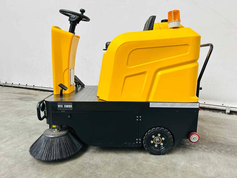 SW80 - Balayeuse de voirie: photos 3 SW80 - Balayeuse de voirie: photos 3