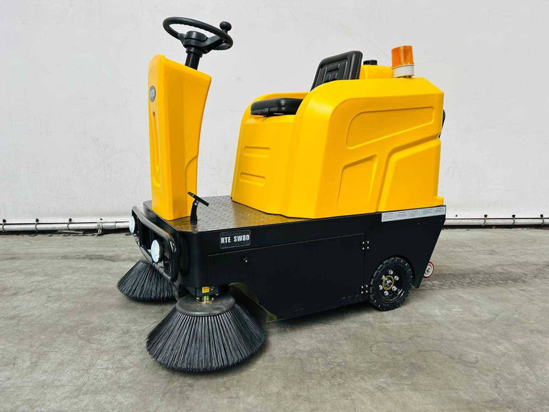 SW80 - Balayeuse de voirie: photos 2 SW80 - Balayeuse de voirie: photos 2