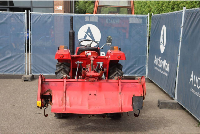 Shibaura SD1803 - Tracteur agricole: photos 5 Shibaura SD1803 - Tracteur agricole: photos 5