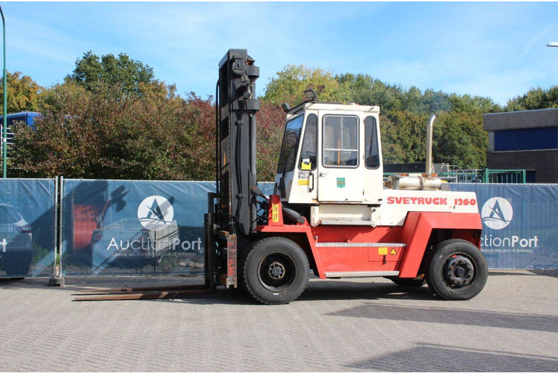 Svetruck 1260-30 - Chariot élévateur diesel: photos 1 Svetruck 1260-30 - Chariot élévateur diesel: photos 1