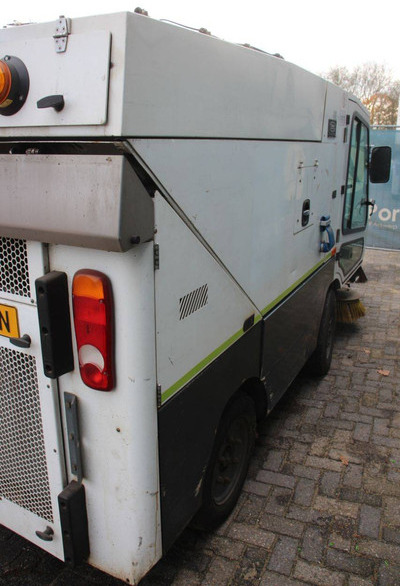 TENNANT A60 - Balayeuse de voirie: photos 5 TENNANT A60 - Balayeuse de voirie: photos 5