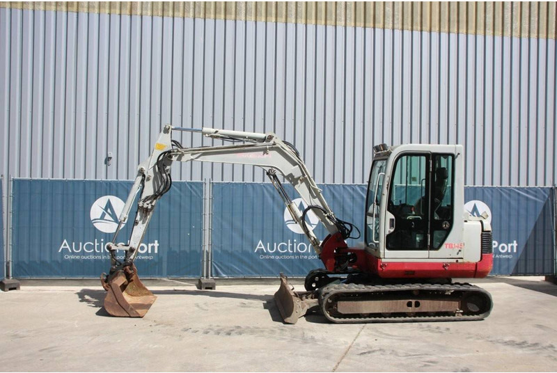 Takeuchi TB145 - Pelle sur chenille: photos 1 Takeuchi TB145 - Pelle sur chenille: photos 1