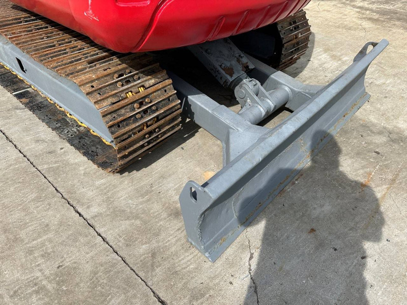 Pelle sur chenille Takeuchi TB150C: photos 13