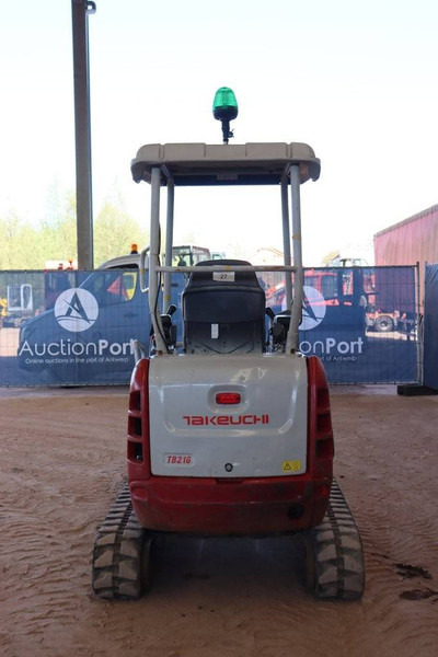 Takeuchi TB216 - Mini pelle: photos 4 Takeuchi TB216 - Mini pelle: photos 4