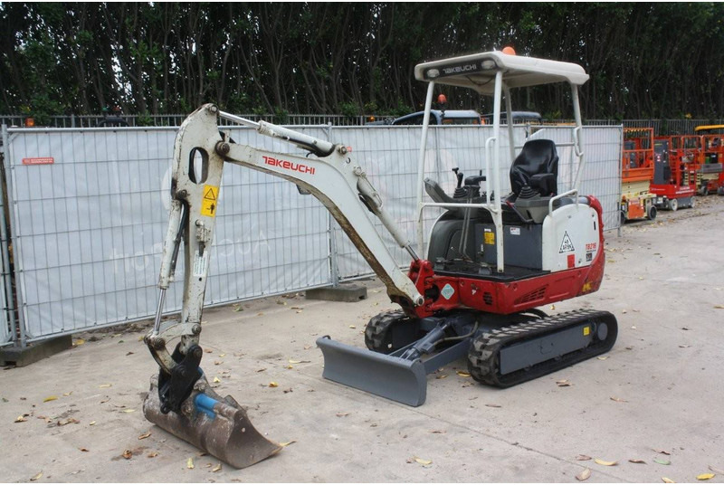 Takeuchi TB216 - Mini pelle: photos 2 Takeuchi TB216 - Mini pelle: photos 2