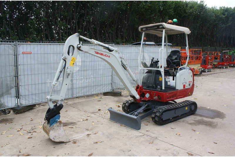 Takeuchi TB216 - Mini pelle: photos 3 Takeuchi TB216 - Mini pelle: photos 3