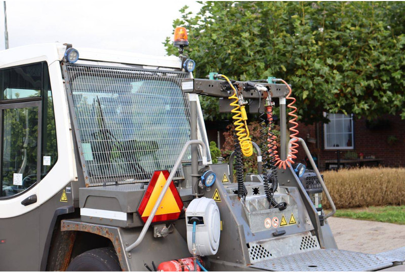 Tracteur portuaire Terberg DT183 Mega: photos 18 Tracteur portuaire Terberg DT183 Mega: photos 18