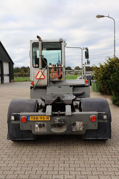 Terberg YT182 - Tracteur portuaire: photos 5 Terberg YT182 - Tracteur portuaire: photos 5