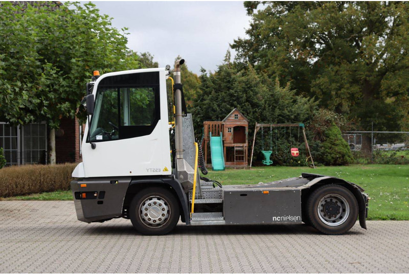 Terberg YT223 - Tracteur portuaire: photos 2 Terberg YT223 - Tracteur portuaire: photos 2