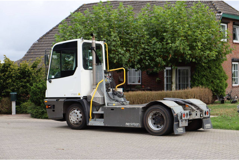 Terberg YT223 - Tracteur portuaire: photos 3 Terberg YT223 - Tracteur portuaire: photos 3