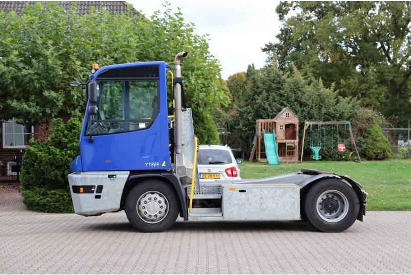 Terberg YT223 - Tracteur portuaire: photos 2 Terberg YT223 - Tracteur portuaire: photos 2