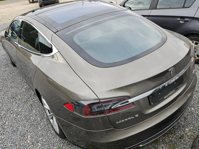 Tesla Model S _ 85 D - Berline: photos 3 Tesla Model S _ 85 D - Berline: photos 3