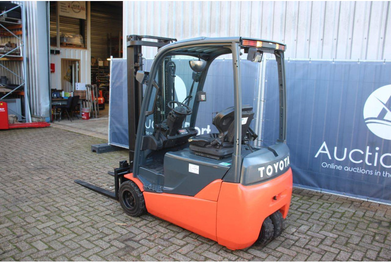 Toyota 8FBET20 - Chariot élévateur électrique: photos 3 Toyota 8FBET20 - Chariot élévateur électrique: photos 3