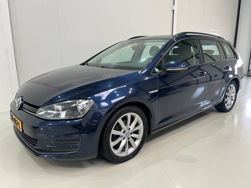 Volkswagen Golf - Voiture: photos 1 Volkswagen Golf - Voiture: photos 1