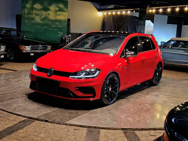 Volkswagen Golf R - Voiture: photos 1 Volkswagen Golf R - Voiture: photos 1