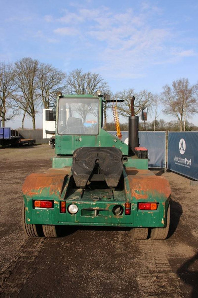 Volvo  - Tracteur portuaire: photos 4 Volvo  - Tracteur portuaire: photos 4