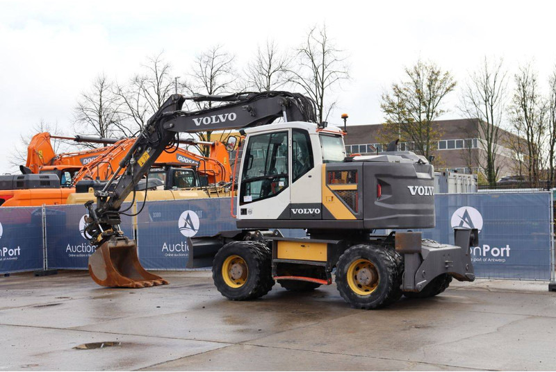 Volvo EWR150E - Pelle sur pneus: photos 3 Volvo EWR150E - Pelle sur pneus: photos 3