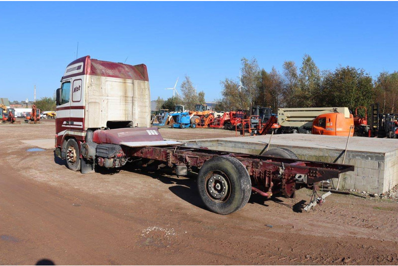 Volvo FH16-520 - Châssis cabine: photos 3 Volvo FH16-520 - Châssis cabine: photos 3