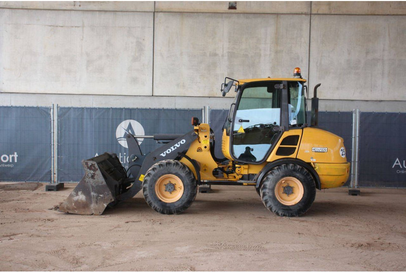 Volvo L25F-P - Chargeuse sur pneus: photos 2 Volvo L25F-P - Chargeuse sur pneus: photos 2